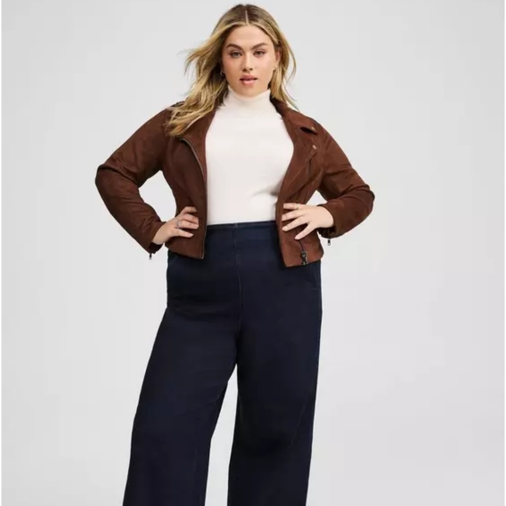 Chic Women's Brown Leather Jacket - Picture 3 of 11